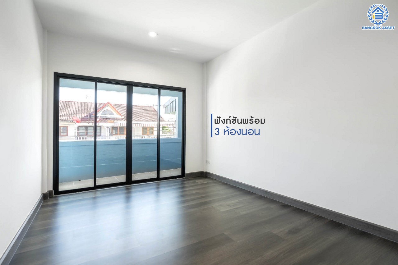 บ้านมือสองตกแต่งใหม่ หน้าโครงการติดรถไฟฟ้า "สถานีไทรม้า"!! ม.ซื่อตรง พระนั่งเกล้า-ท่าอิฐ ทาวน์เฮ้าส์หลังใหญ่ เนื้อที่ 26 ตร.ว. ฟังก์ชัน 3 ห้องนอน 2 ห้องน้ำ 1 ที่จอดรถ ทำเลใกล้ เซ็นทรัลรัตนาธิเบศร์ และทางด่วน "งามวงศ์วาน"